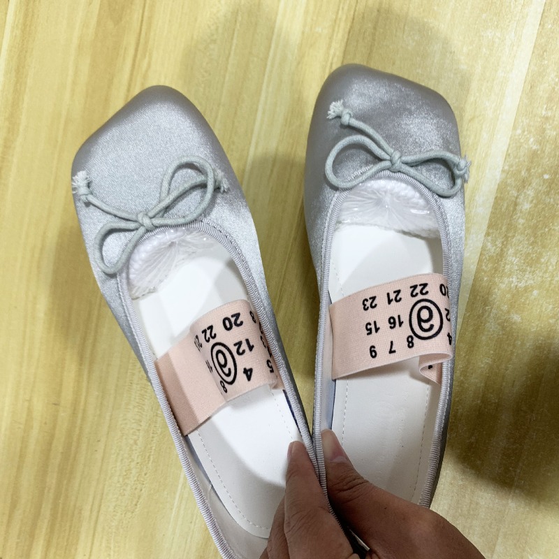 Novos Sapatos Mary Jane Femini - Women Fashion Designers avaliação e preço